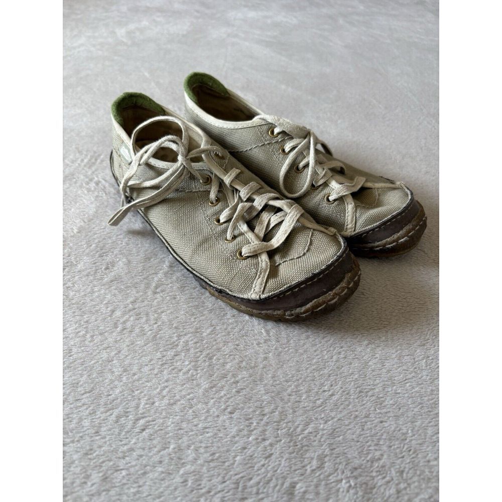 Simple Green Toe Women's 8.5 Lace Up Sneakers‎ Olive Green With Ivory Laces